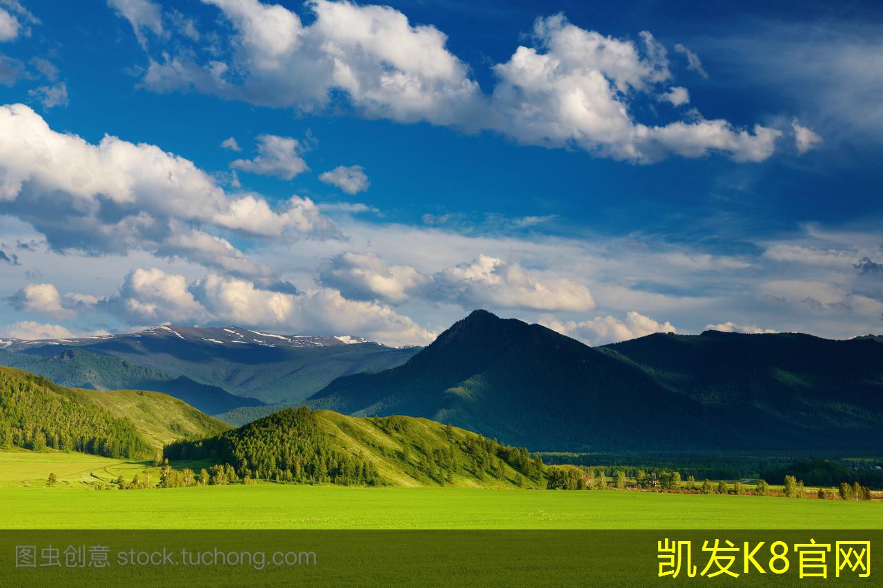  凯发K8官网下载客户端方块地毯的创意摆放技巧