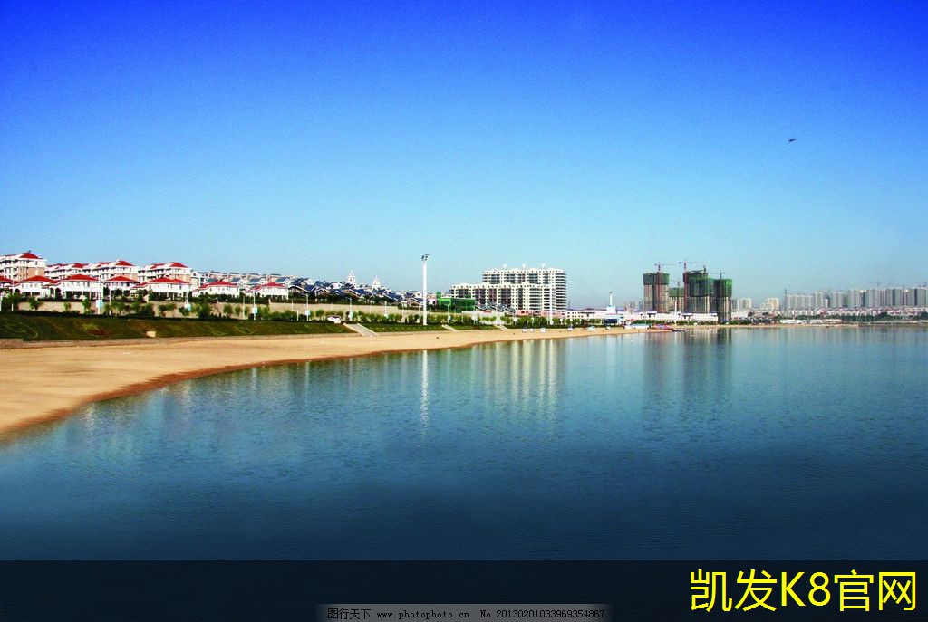 提高楼梯安全性的防滑条材质比较