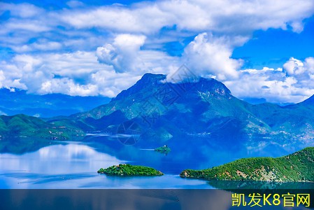 让卧室更具个性的床边毯设计创意